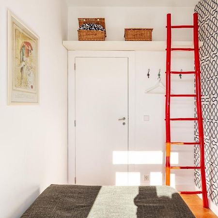 Joivy Chic 2Br Apt In Bairro Alto, 2Mins To Sao Pedro De Alcantara Viewpoint リスボン エクステリア 写真
