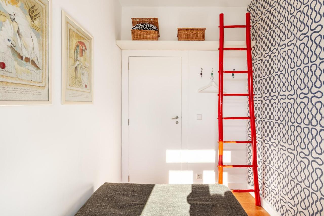 Joivy Chic 2Br Apt In Bairro Alto, 2Mins To Sao Pedro De Alcantara Viewpoint リスボン エクステリア 写真