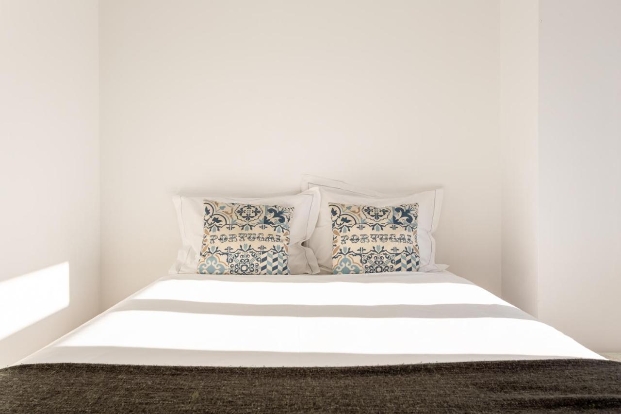Joivy Chic 2Br Apt In Bairro Alto, 2Mins To Sao Pedro De Alcantara Viewpoint リスボン エクステリア 写真