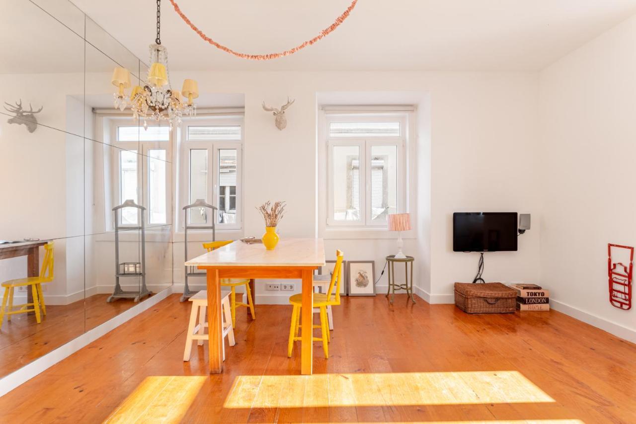 Joivy Chic 2Br Apt In Bairro Alto, 2Mins To Sao Pedro De Alcantara Viewpoint リスボン エクステリア 写真
