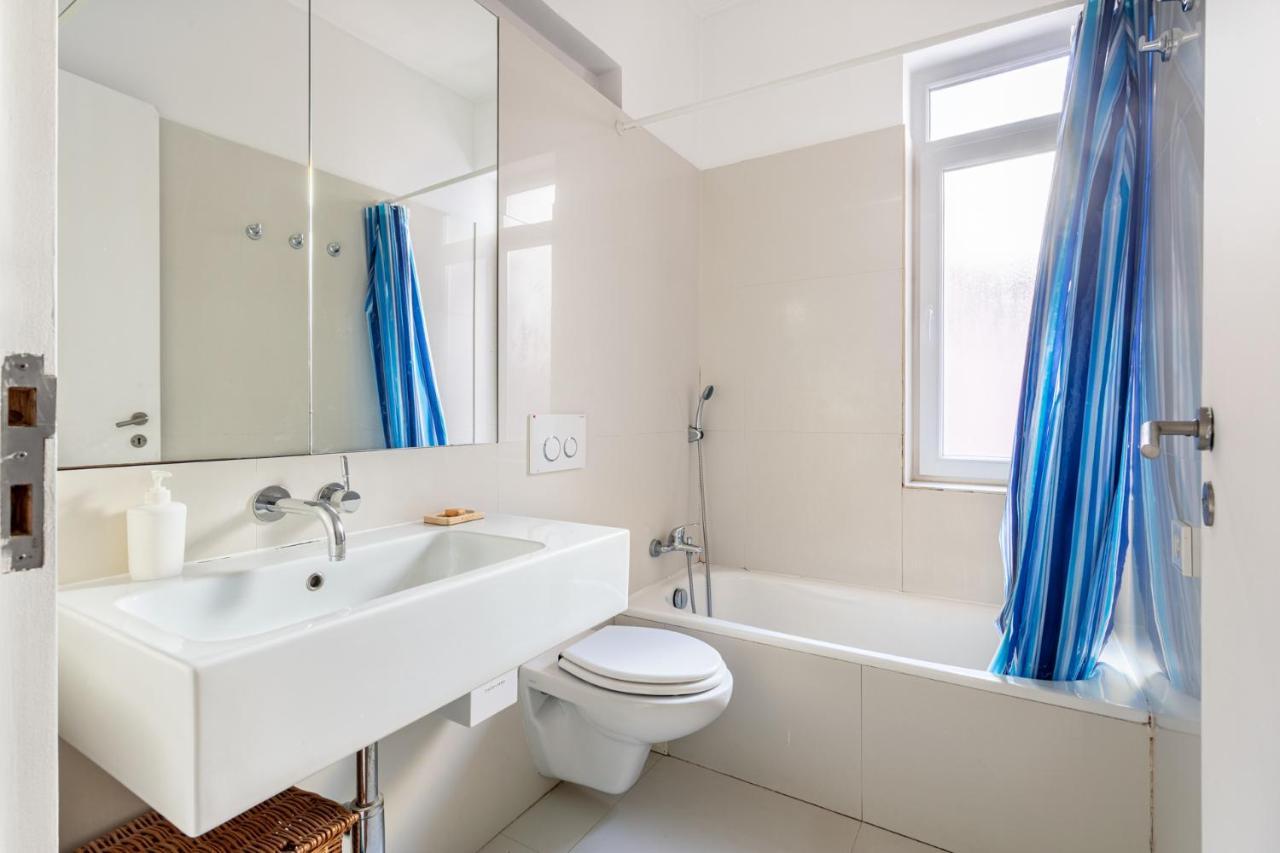 Joivy Chic 2Br Apt In Bairro Alto, 2Mins To Sao Pedro De Alcantara Viewpoint リスボン エクステリア 写真