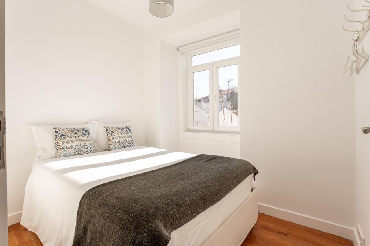 Joivy Chic 2Br Apt In Bairro Alto, 2Mins To Sao Pedro De Alcantara Viewpoint リスボン エクステリア 写真